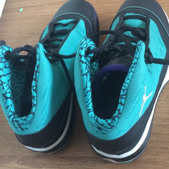 Jordan sneakers - Picture 2 of 2